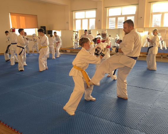 Sala sportowa z matami